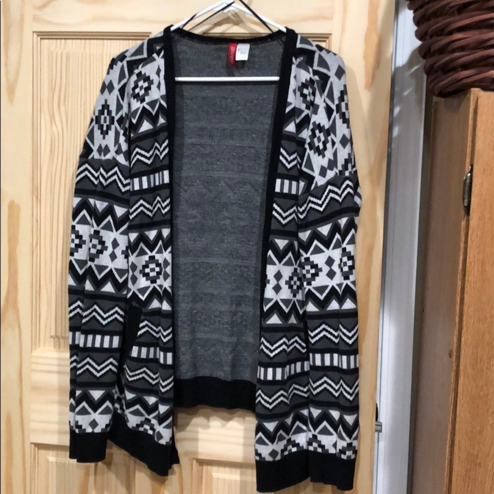 Unisex tribal H&M sweater